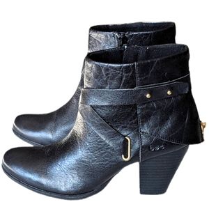 BORN CONCEPT ANKLE BOOTS